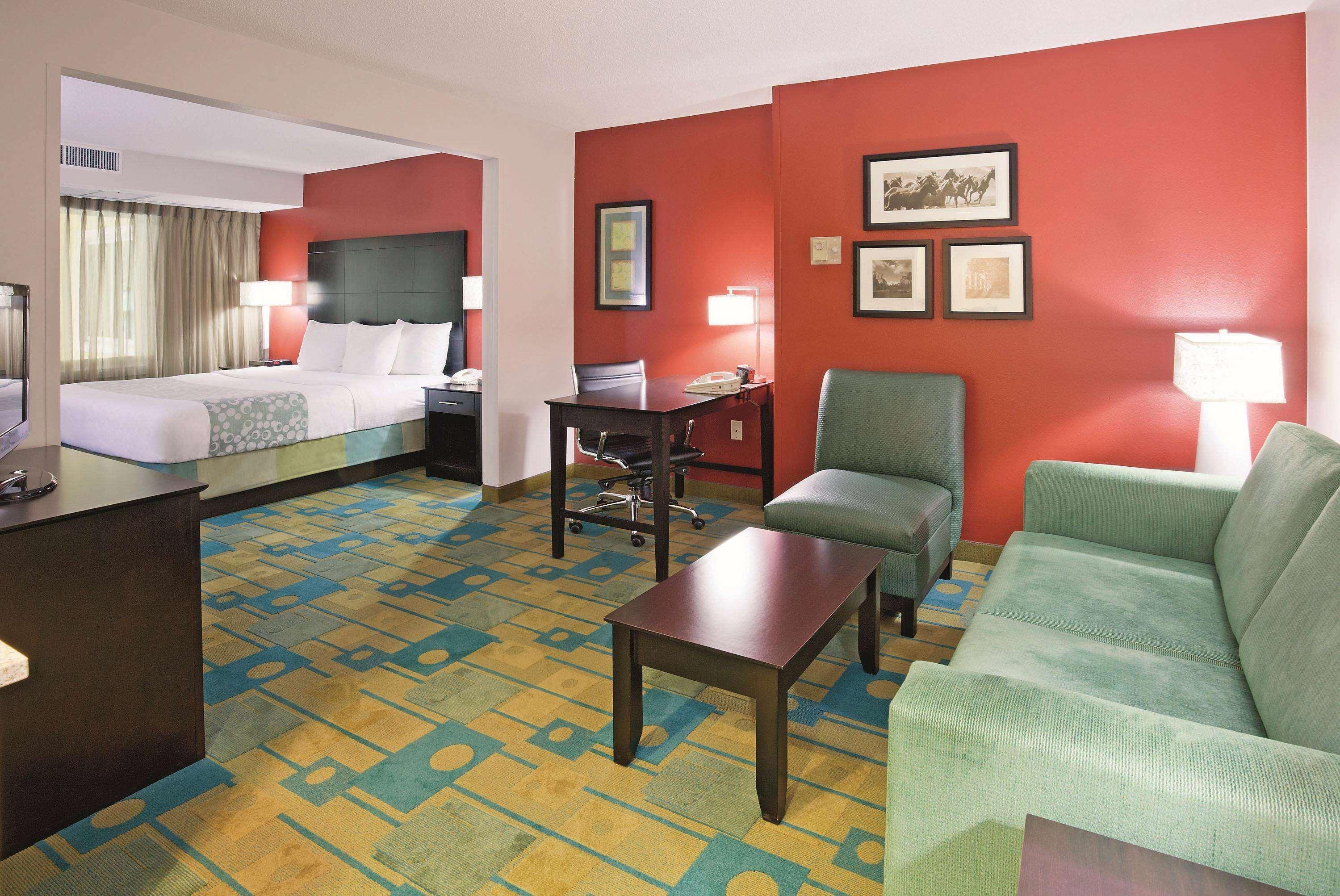 La Quinta By Wyndham Milwaukee Bayshore Area Glendale Exterior foto