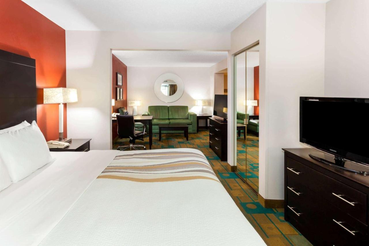 La Quinta By Wyndham Milwaukee Bayshore Area Glendale Exterior foto
